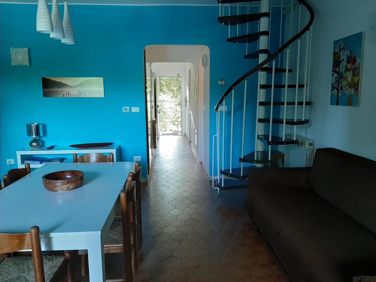 Appartamento Genziana - Con Vista Piscina E Garage Sirmione Exterior foto